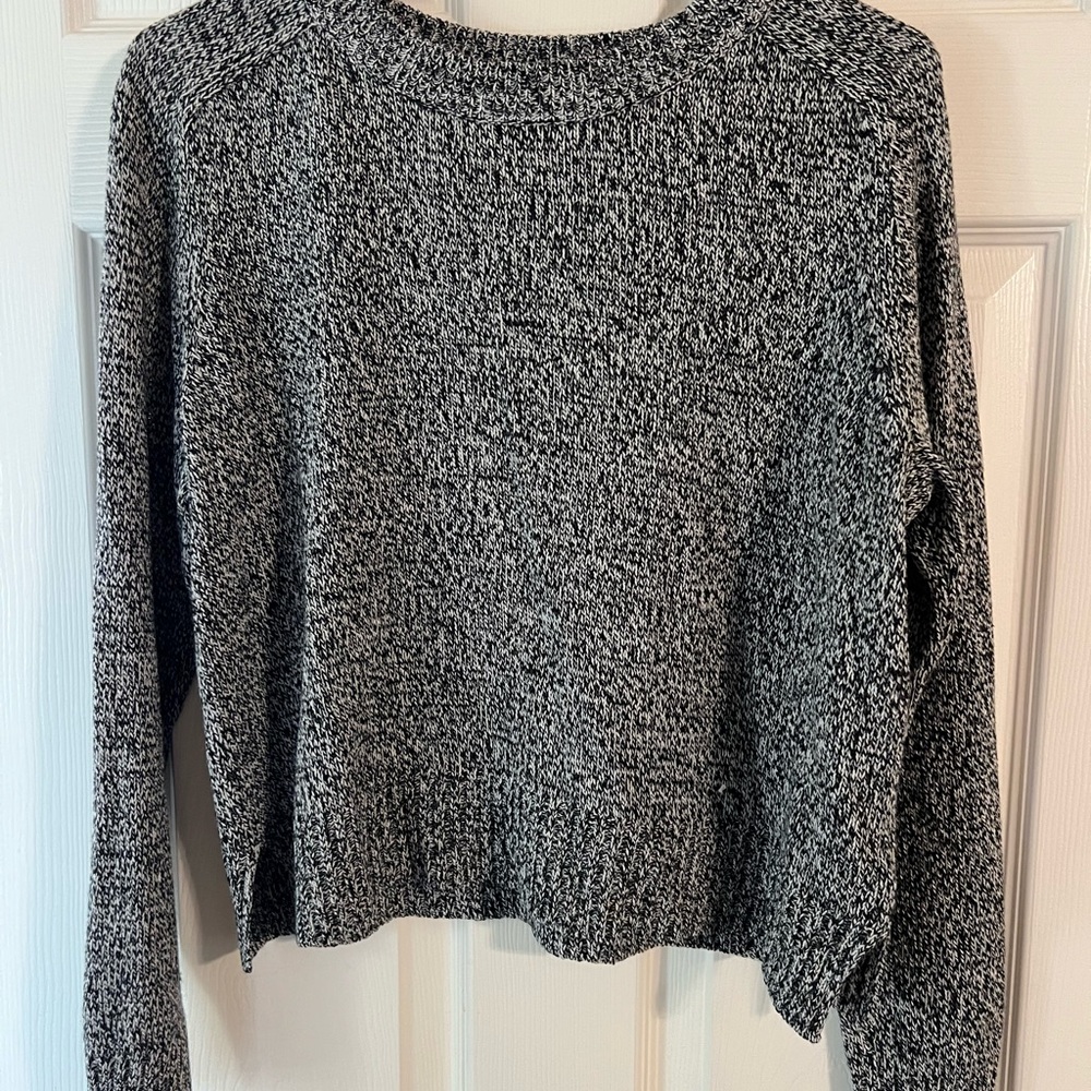 H&M Heather Gray Knit Sweater - Size Medium